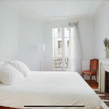 Elegant And Confortable Long In * Paris